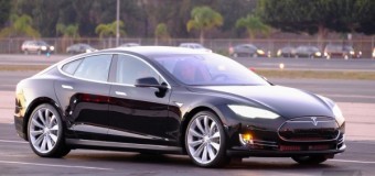 Tesla D: supercar con due motori