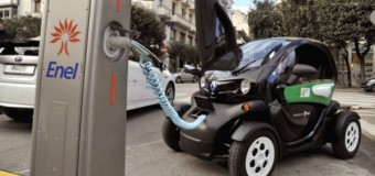 La diffusione delle auto elettriche parte dalle colonnine